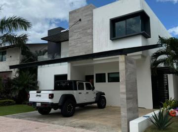 Casa · 3 Recámaras · 4 Estacionamientos · Casa de Lujo en Venta en Lagos del Sol | Rooftop, Alberca y Tecnología Inteligente