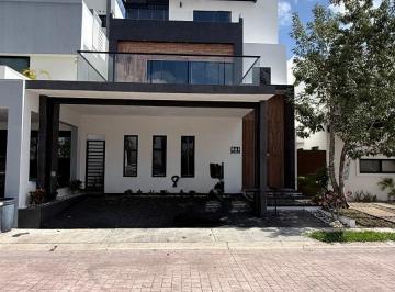 Casa de 4 habitaciones, Benito Juárez · Casa de 180 m² con 4 Recámaras en Renta en Aqua Residencial