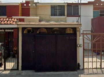 Casa de 3 habitaciones, Guadalajara · Venta de Casa en Volcán Pochutla, Huentitán El Bajo, 44250 Guadalajara, Jalisco.