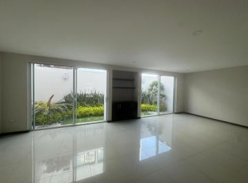 Casa · 268m² · 3 Recámaras · 2 Estacionamientos · Casa en Venta Fraccionamiento Arboreto