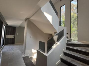 Casa · 280m² · 4 Recámaras · 2 Estacionamientos · Casa en Venta Fraccionamiento Arboreto