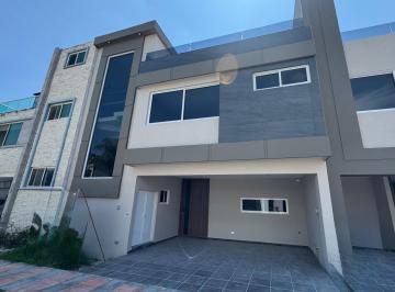 Casa · 280m² · 4 Recámaras · 2 Estacionamientos · Casa en Venta Fraccionamiento Arboreto