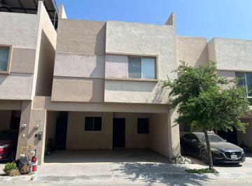 Casa · 217m² · 3 Recámaras · 2 Estacionamientos · Mmc Casa en Renta en Corinto Residencial en Apodaca en Nuevo Leon
