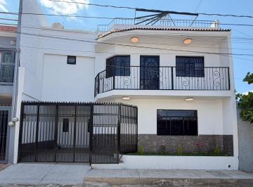 Casa de 3 habitaciones, San Pedro Tlaquepaque · Casa en Venta Parques de Tlaquepaque Jalisco
