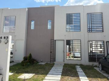 Casa · 57m² · 2 Recámaras · 1 Estacionamiento · Casa en Renta Villas de La Estancia 2 Recamaras