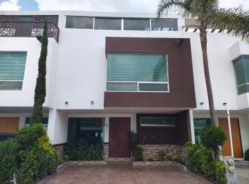 Casa de 3 habitaciones, Puebla · Espectacular Casa Seminueva y Remodelada Fraccionamiento Antigua Cementera, Puebla