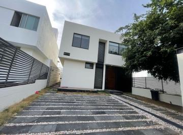 Casa en condominio de 3 habitaciones, Zapopan · Casa en Renta Sobre Av Boulevard Valle Imperial, Zapopan Jal.