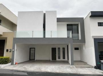 Casa · 386m² · 3 Recámaras · 3 Estacionamientos · Casa en Venta en Laderas Abedul, El Uro, Carretera Nacional, Monterrey, N. L.