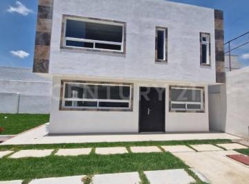 Casa · 203m² · 4 Recámaras · 4 Estacionamientos · Casa en Condominio en Venta en San Jorge Pueblo Nuevo, Metepec, Estado de México