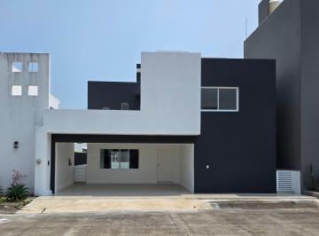 Casa de 3 habitaciones, Medellín · Casa en Venta con Recámara en Planta Baja, Las Palmas