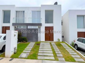 Casa de 3 habitaciones, Querétaro · Casa en Renta en El Refugio, Querétaro 3 Recamaras