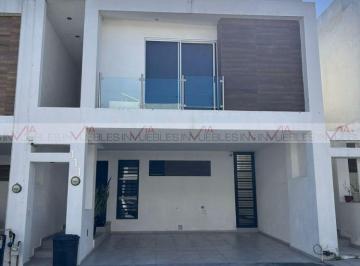 Casa · 177m² · 3 Recámaras · 2 Estacionamientos · Casa en Venta en Apodaca
