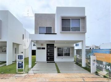 Casa · 157m² · 3 Recámaras · 1 Estacionamiento · Casa en Venta, 3 Recàmaras, Noni, 2 Niveles, Jardines Sur 6, Av Huayacan X Av Chacmool, Cancún