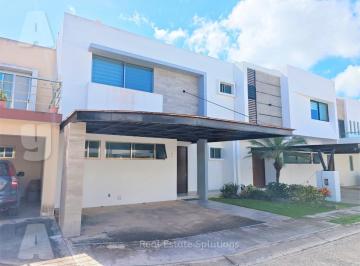 Casa · 278m² · 3 Recámaras · 2 Estacionamientos · Casa en Renta, 3 Recámaras, Piscina, Cuarto Servicio, Aqua Cancún.