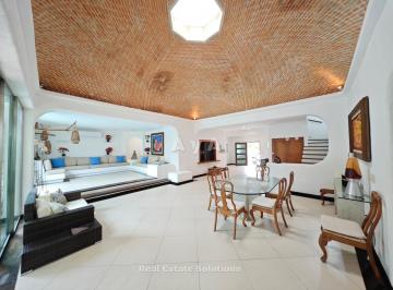 Casa · 450m² · 3 Recámaras · 3 Estacionamientos · Casa en Venta, 3 Recámaras, Estilo Barargan, Amueblada/equipada, Paneles Solares Villa Magna, Cancún