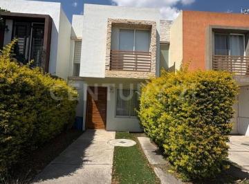 Casa · 77m² · 2 Recámaras · 1 Estacionamiento · Casa en Venta, Colonia Campo Real, Zapopan, Jal