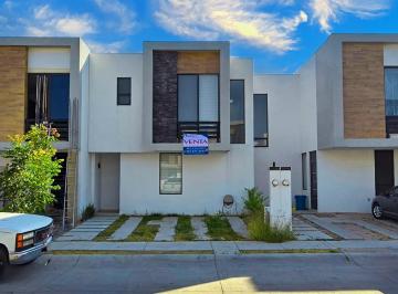 Casa · 79m² · 3 Recámaras · 2 Estacionamientos · Casa en Venta Capittala, León, Guanajuato