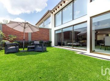 Casa · 234m² · 3 Recámaras · 2 Estacionamientos · Casa de Lujo en Calimaya | Jardín Amplio + Amenidades | a 15 Min de Metepec | Modelo Málaga