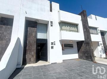 Casa · 136m² · 3 Recámaras · 2 Estacionamientos · Casa en Venta, Parque Residencial, Leon Guanajuato