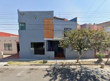 Casa de 3 habitaciones, Guadalajara · Venta de Casa en Jardines de Santa Isabel Guadalajara Jalisco.