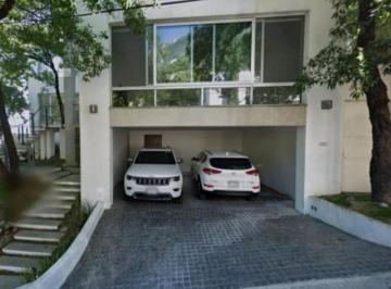 Casa de 4 habitaciones, San Pedro Garza García · ¡Una Excelente Opción Para Invertir o Vivir!