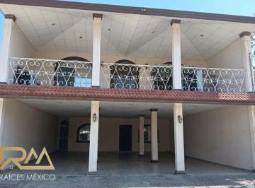 Casa · 400m² · 7 Recámaras · 6 Estacionamientos · Casa en Venta Col. Solidaridad Voluntad y Trabajo