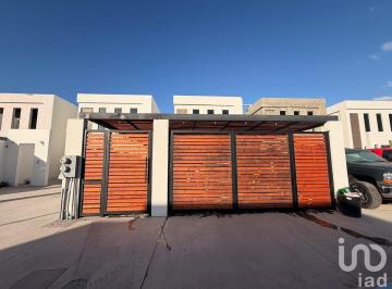 Casa · 166m² · 3 Recámaras · 2 Estacionamientos · Casa en Renta en Bugambilias, La Paz, B. C. s.