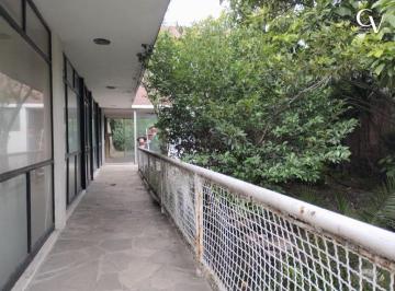 Casa · 787m² · 5 Recámaras · 2 Estacionamientos · Casa en Venta Ideal Para Embajada o Habitacional, Remodela a Tu Gusto