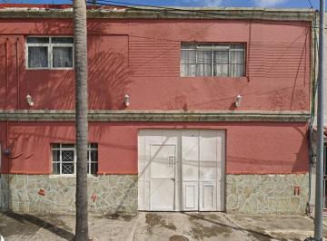 Casa de 3 habitaciones, Guadalajara · Casa con 3 Recámaras en Venta, 170 m² Superficie de Terreno, Postes Cuates