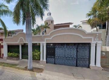 Casa de 5 habitaciones, Puerto Vallarta · Lasm54 - Casa en Venta en Puerto Vallarta Jalisco Comida y Espaciosa