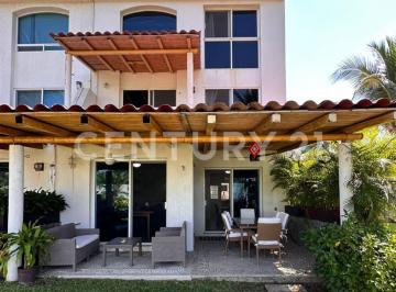 Casa · 198m² · 3 Recámaras · 2 Estacionamientos · Villa en Venta en Villas Playa Diamante, Acapulco, Gro.