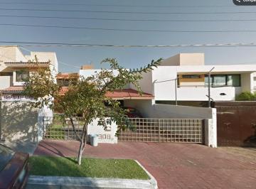 Casa de 3 habitaciones, Zapopan · Casa en Jardines de Guadalupe en Remate
