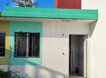 Casa · 40m² · 1 Recámara · 1 Estacionamiento · Casa en Venta, Villas La Playa, Púerto Morelos, Q. R.