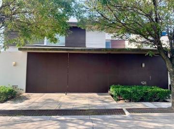 Casa de 4 habitaciones, Zapopan · Casa en Venta en Lomas del Seminario