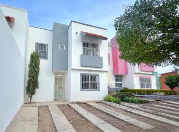 Casa · 124m² · 2 Recámaras · 2 Estacionamientos · Casa en Venta en La Conquista (Azaleas)