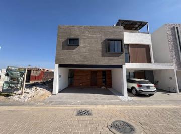 Casa de 3 habitaciones, Coronango · Fraccionamiento Parque Real, de Lujo, Amenidades, Cuatlancingo