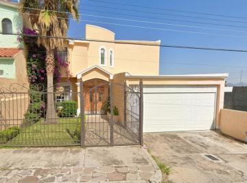 Casa de 4 habitaciones, Chihuahua · Casa de 276 m² Terreno con 4 Recámaras en Venta en La Cañada