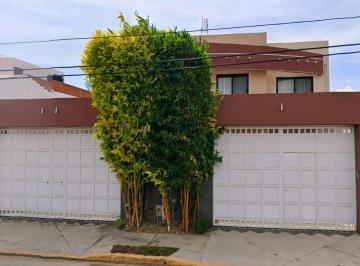 Casa de 4 habitaciones, Pachuca · Casa en Venta en Villas de Pachuca