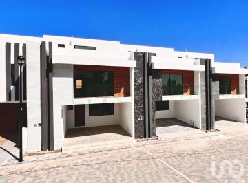 Casa · 240m² · 3 Recámaras · 2 Estacionamientos · Casa en Venta Frente a Plaza San Diego, San Pedro Cholula, a Unos Minutos de Udlap y Uvm