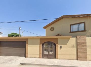 Casa de 3 habitaciones, Juárez · Casa con 204 m² Superficie de Terreno, 3 Recámaras en Venta en Monumental