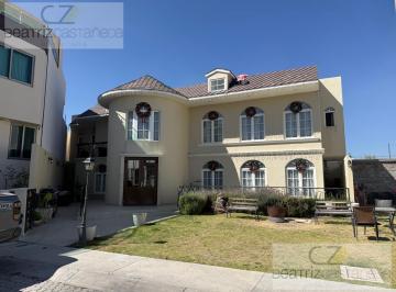 Casa · 486m² · 4 Recámaras · Casa Usada en Venta Estilo Californiano, Zona Plateada, Pachuca, Hgo.