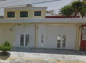 Casa de 4 habitaciones, Ecatepec de Morelos · Casa con 160 m² Superficie de Terreno, 4 Recámaras en Venta en Izcalli Jardines