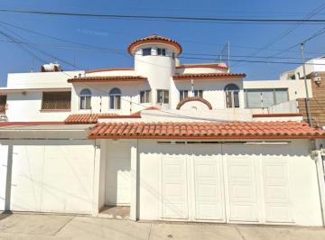 Casa de 4 habitaciones, Naucalpan de Juárez · Casa con 4 Recámaras en Venta, 247 m² Superficie de Terreno, Colón Echegaray