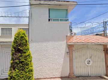 Casa de 3 habitaciones, Pachuca · Casa con 110 m² Superficie de Terreno y 3 Recámaras en Venta en Fraccionamiento Villas de Pachuca
