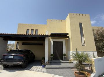 Casa · 250m² · 3 Recámaras · 2 Estacionamientos · Turquesa Zibata