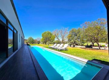 Casa · 782m² · 5 Recámaras · 3 Estacionamientos · Casa en Renta en San Miguel de Allende