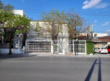 Casa de 5 habitaciones, Monterrey · Casa con Departamentos en Av Principal, Colonia Tecnológico