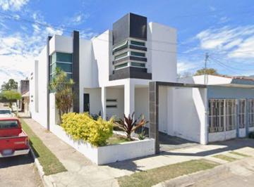Casa de 3 habitaciones, Tepic · Venta de Casa en Lagos del Country Tepic Nayarit