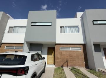 Casa · 126m² · 3 Recámaras · 2 Estacionamientos · Valladolid Cantabria