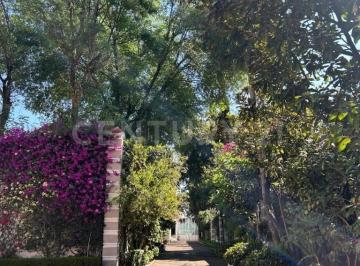 Casa · 1145m² · 3 Recámaras · 10 Estacionamientos · Jardines del Pedregal Residencia con Jardín y Gran Extension de Terreno